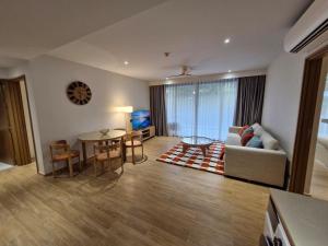 Laguna Residence, Pool View