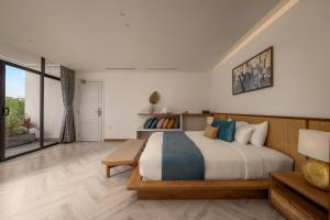 Sora Villa, 4BDR, Large Pool & Elevator Access