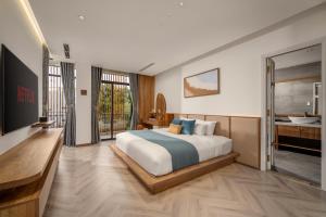 Sora Villa, 4BDR, Large Pool & Elevator Access