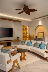 Sora Villa, 4BDR, Large Pool & Elevator Access