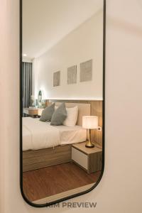Oldquarter-Trainstreet-Elevator-Balcony-FreeNetflix-FreeStorage
