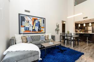 Gorgeous 2-Story Penthouse Close to Tourist Spots