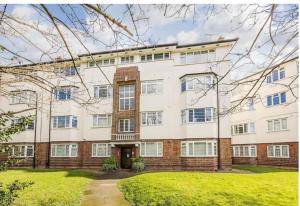 The Green Escape Woodford