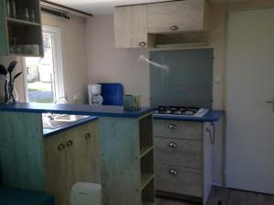 Mobil-home familial avec terrasse à Vendays-Montalivet - API-1-52-362