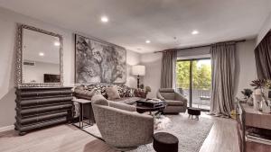 Charming Comfy Condo in the Heart of Old Town