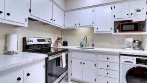 Stylish Arcadia 2-Bdrm with Comfort and Charm