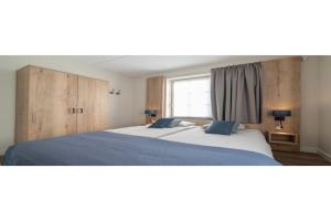 Apartment in Colijnsplaat with Sauna and Jacuzzi