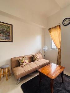 WV 29 Your Warm City Escape