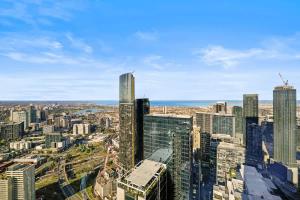 Home in the Sky 58th Floor Apt at Australia 108