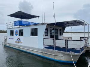 Tin Can Bay Houseboats