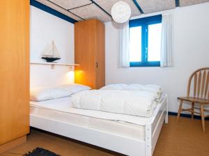 Wheelchair accesible cottage with pool