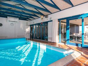 Wheelchair accesible cottage with pool