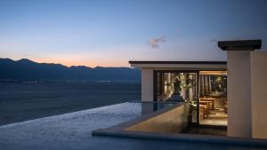 Dali Puyu VILLA Cliff Seaview Hotel By Dali Airport Dali North Station