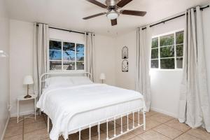 Close proximity to UofA, Pet-Friendly, Workspace!