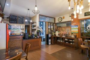 Urbanview Hotel 58 Bintaro