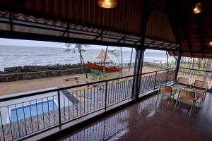 Bougainvillea Beach Home - Guruvayur - Chavakkad