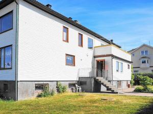 7 person holiday home in SKÄRHAMN