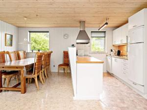 6 person holiday home in Ulfborg
