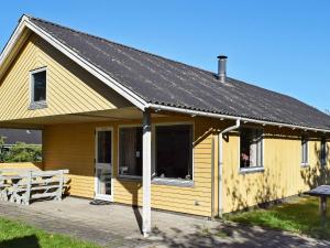 6 person holiday home in Ulfborg