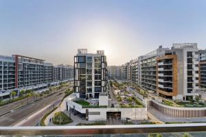 Studio in Azizi with Pool and Gym Access