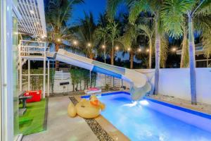 Near Beach Two Pool villa 2