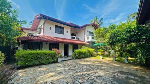 Nilupul Gardens Apartment