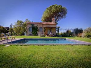Villa in Cortona with Private Pool and Views