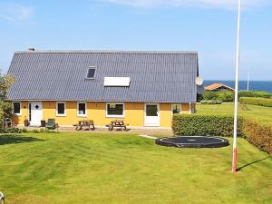 10 person holiday home in Vinderup-By Traum