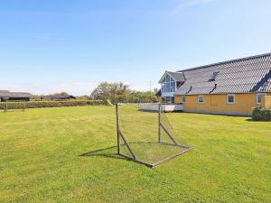 10 person holiday home in Vinderup-By Traum