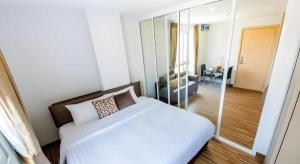 The Violin - Sriracha