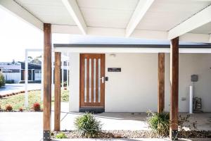 The Elm Apartments - The Yellow Room