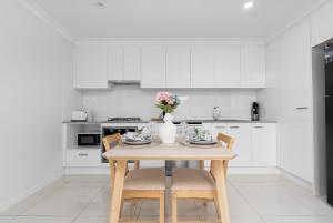 Scandi Calm - Sleek 1BD Duplex near Everything