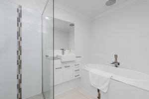 Scandi Calm - Sleek 1BD Duplex near Everything