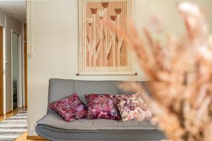 Charming 3BR Home - River Views & Private Sauna