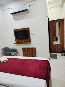 NIKUNJ VAN By Hare Krishna Ambiance