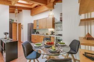 Torbole On the Moon - Happy Rentals