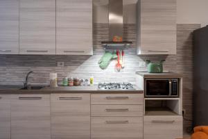 Al Laghée - Large New Modern Apt in Center Town