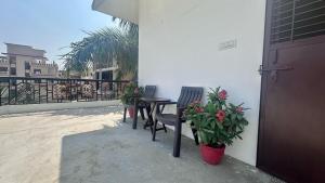 1RK flat on terrace Singhasth Homestay