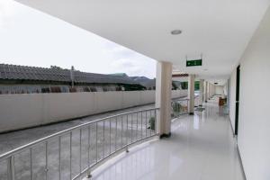 OYO 75390 Sunee Place Hotel