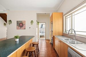 Classic Single Room - Conveniently Located at Bexley - Shared Bathroom