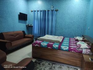 Hotel Gauri & Restaurant