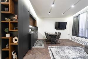 Victory-30 Luxe Apartment City Center