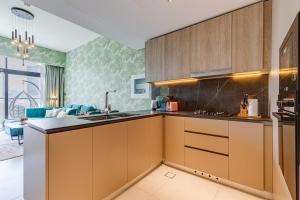 Oxford Boulevard - 1 BR Apartment - Allsopp & Allsopp