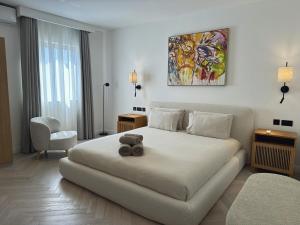 Stunning Seafront Apartment, Panoramic Sea Views