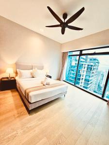 PANORAMIC SUITES at Eaton residence
