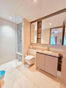 PANORAMIC SUITES at Eaton residence