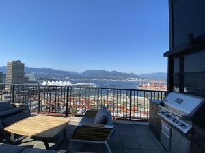 3-Level Modern Luxury Sub-Penhouse, Best Ocean & City Views - Prime Downtown Location