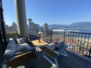 3-Level Modern Luxury Sub-Penhouse, Best Ocean & City Views - Prime Downtown Location