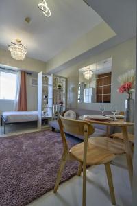 Vista Blooms Stay at Vista Shaw with WiFi