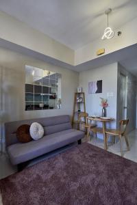 Vista Blooms Stay at Vista Shaw with WiFi